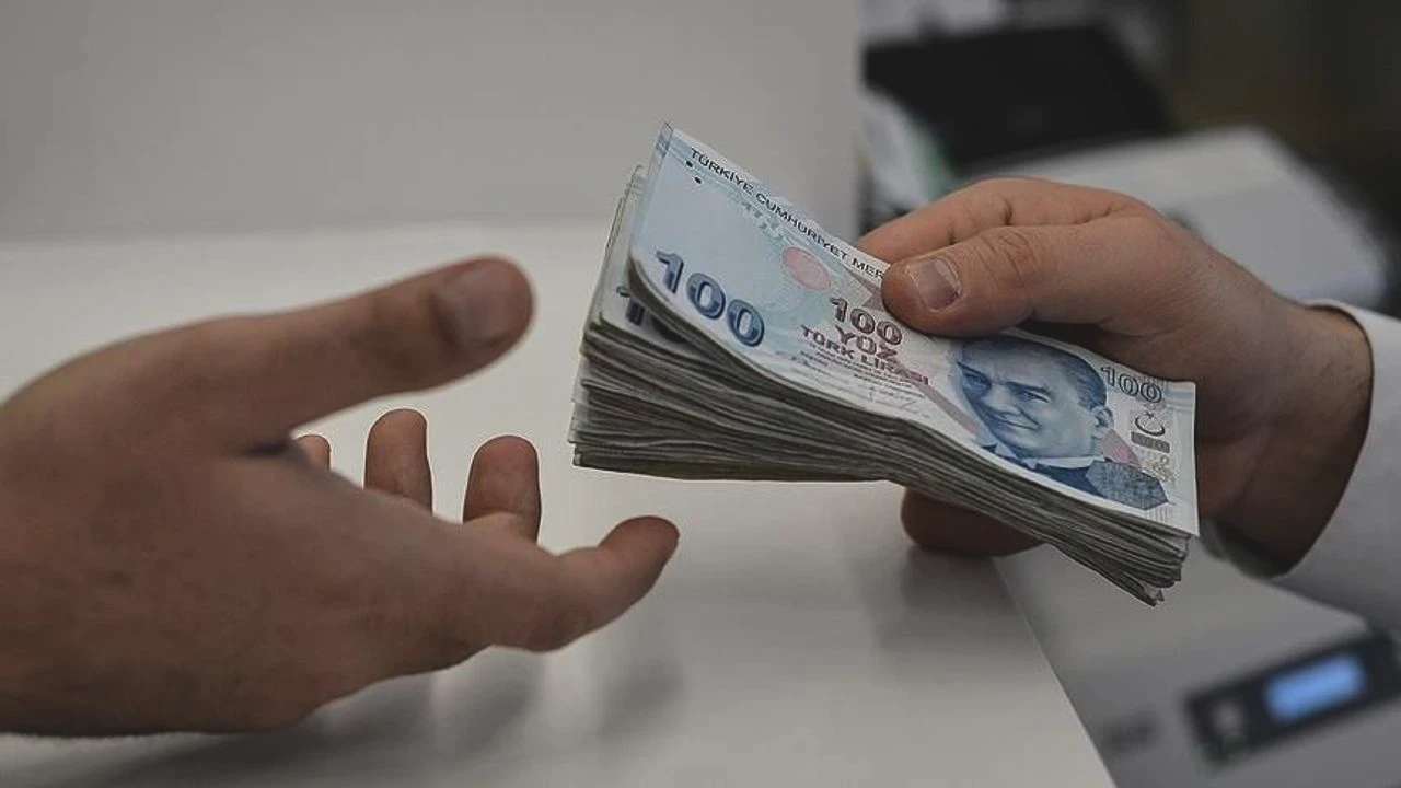 2000-2008 Girişlilere Kademeli Emeklilik Çıktı mı? İnternetteki Tablolara Dikkat: Meclis'teki Teklifte 9 Bin Gün 7.200'e İniyor