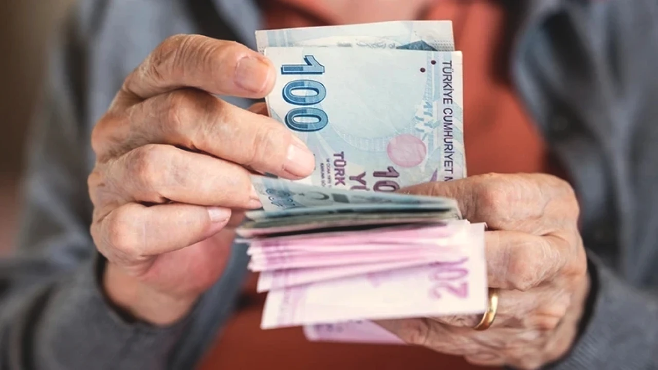 Emekliye Ocakta Yüzde 10,11 Zam! En Düşük Aylık 25.933 TL Olabilir