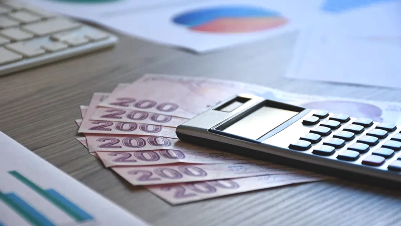 Akbank'tan Emekliye 30 Bin TL! 15 Bin Nakit, 15 Bin Chip-Para