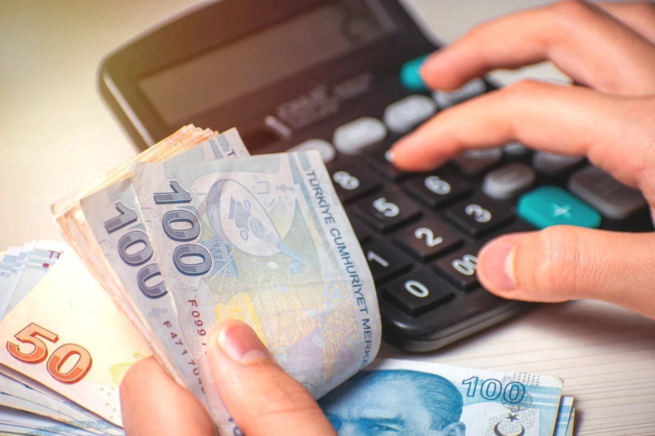 Akbank'tan Emekliye 30 Bin TL! 15 Bin Nakit, 15 Bin Chip-Para